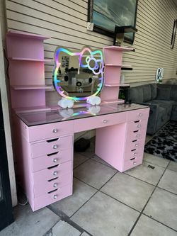 Pink Helly Kitty Vanity With Bluetooth