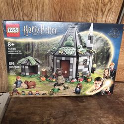 Harrods Hut: An Unexpected Visit (76428) READ DESCRIPTION