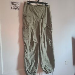 Woman's Aeropostale Cargo Pants
