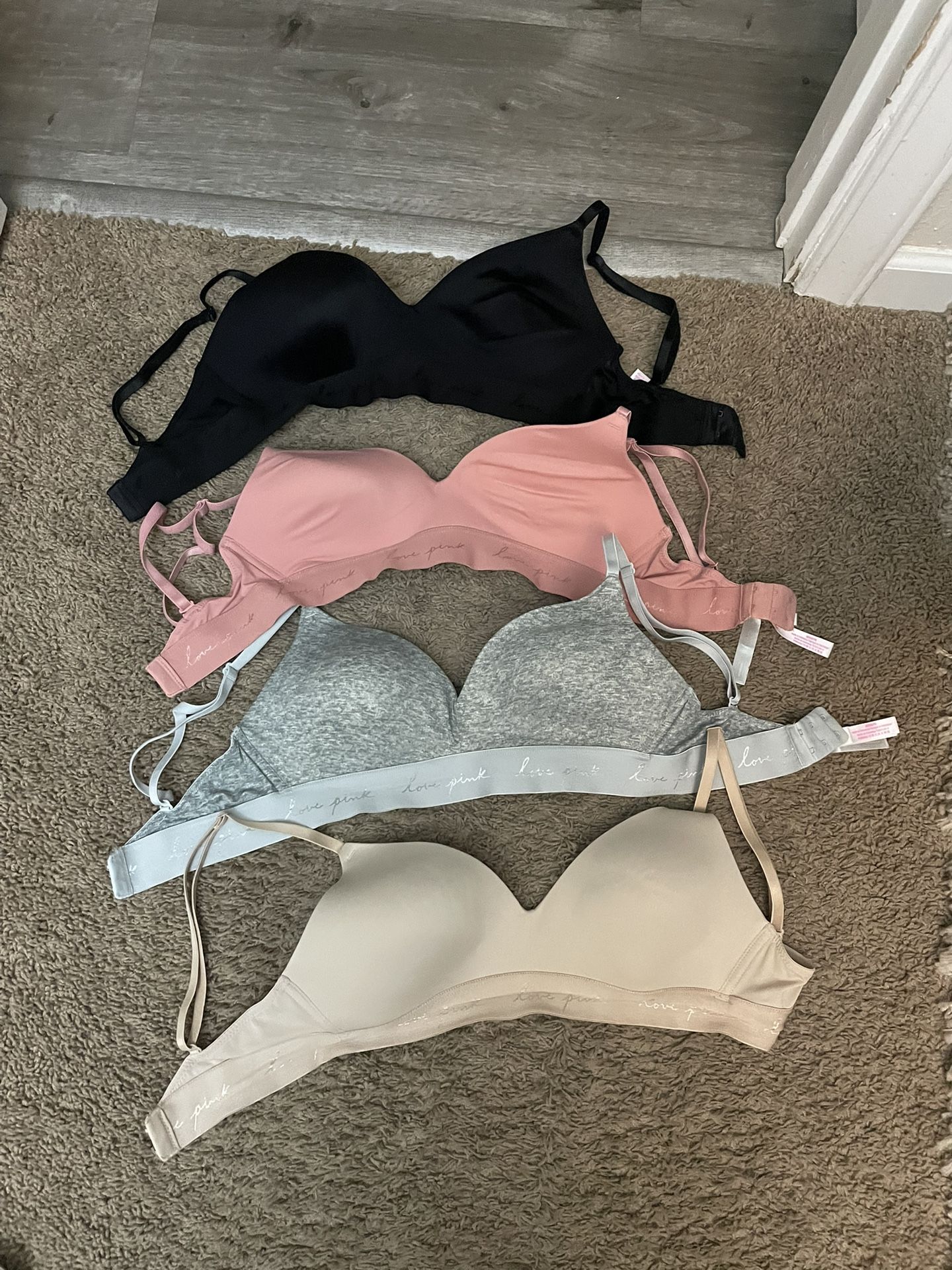 32 D Bras Victoria Secret