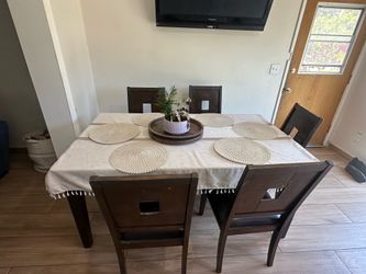Dining room table