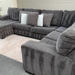 Beautiful Dark gray Sectional Couch In Excellent Condition - Free Delivery 🚚 