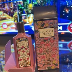 Perfume Gucci, Flora