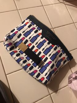 Eater lauder bag & lipstick 💄