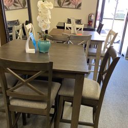 Dining Tables 