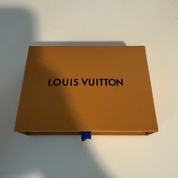 LV BRACELET  