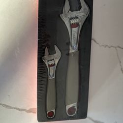 Brand New and Sealed 2-Piece Flank Drive® Plus Adjustable Wrench Set (Dark Titanium) Model: FADH702ATK2F