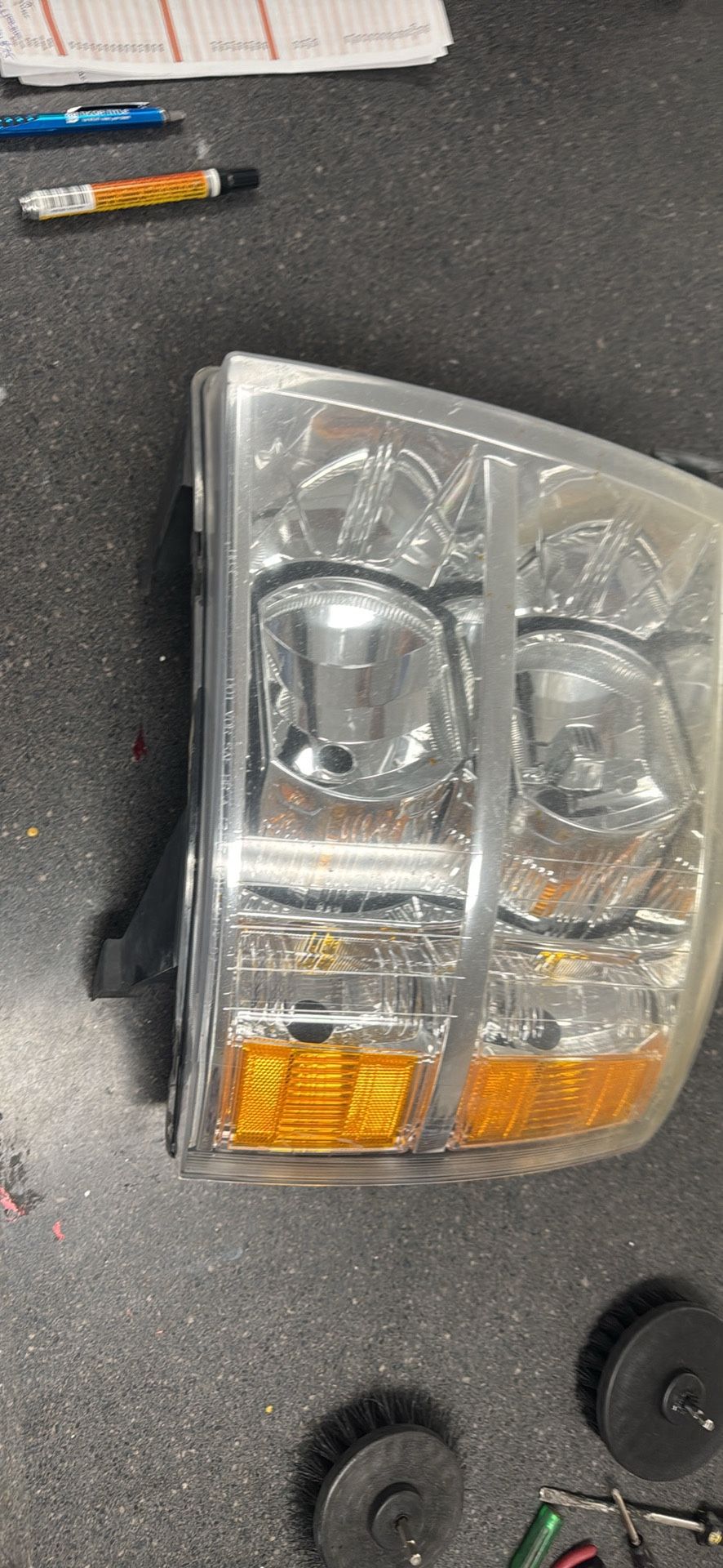 driver side headlight assembly 2007–2013 Chevy Silverado $75 Oem