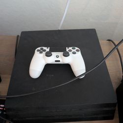 PS4 PRO 