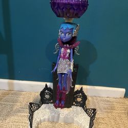 Monster High Alien Floating Stand 