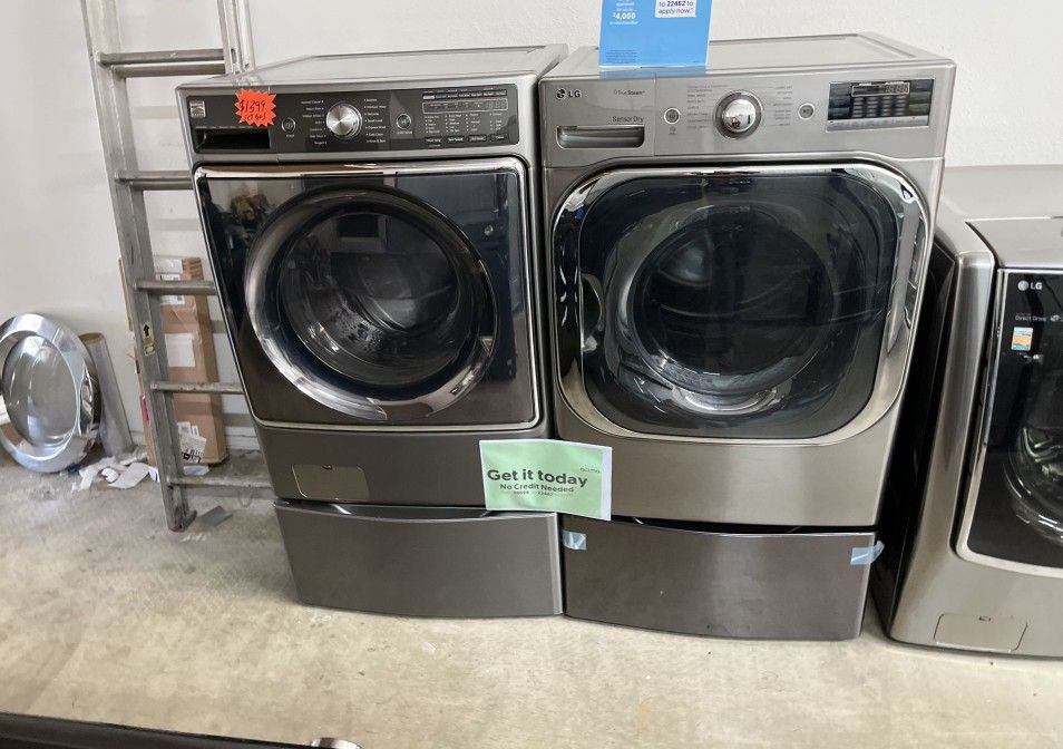 GREY KENMORE WASHER AND LG DRYER WITH PEDESTAL