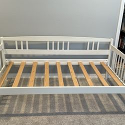 Guest Room / Kids Twin Bed
