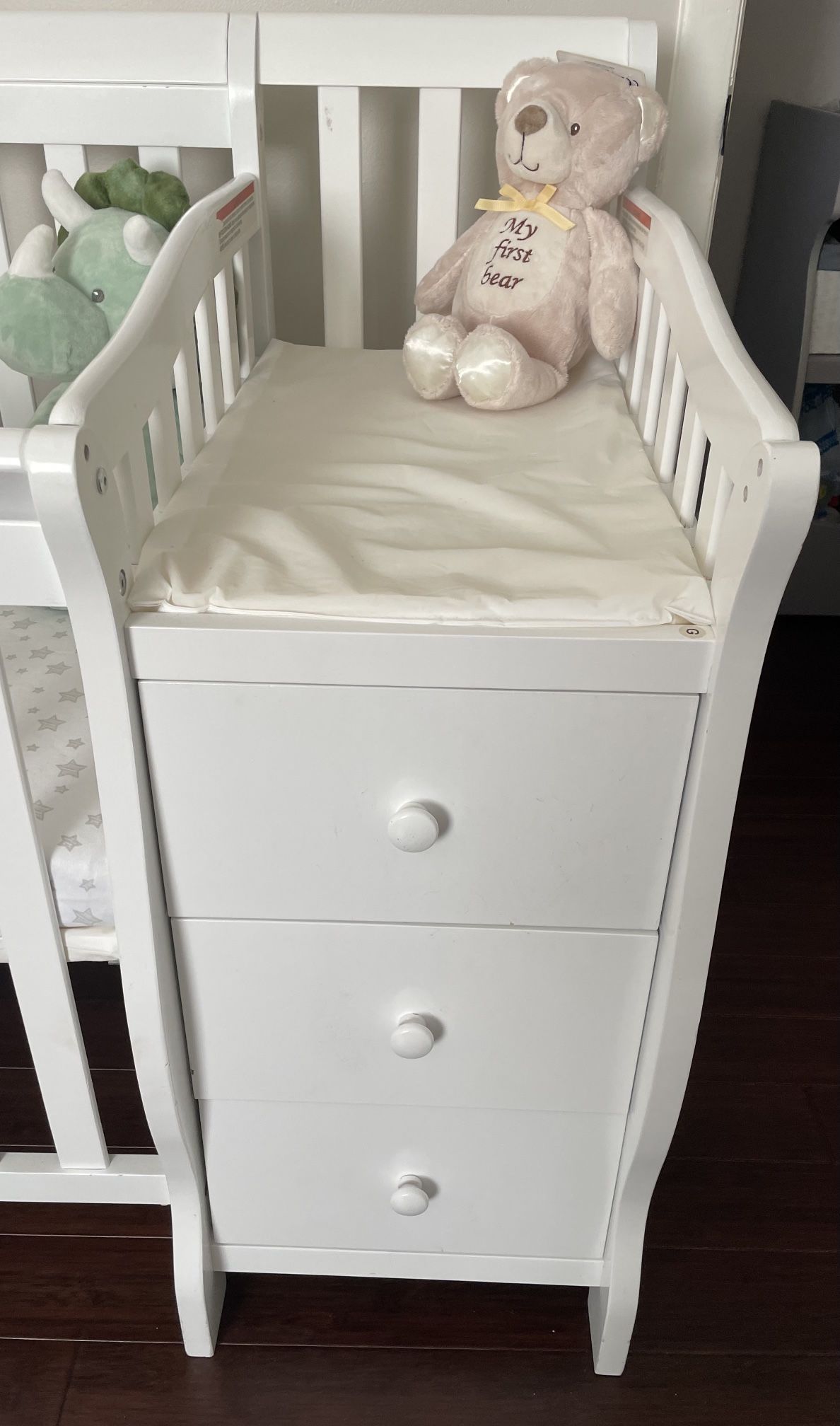 Sorelle Princeton Elite Panel Crib and Changer