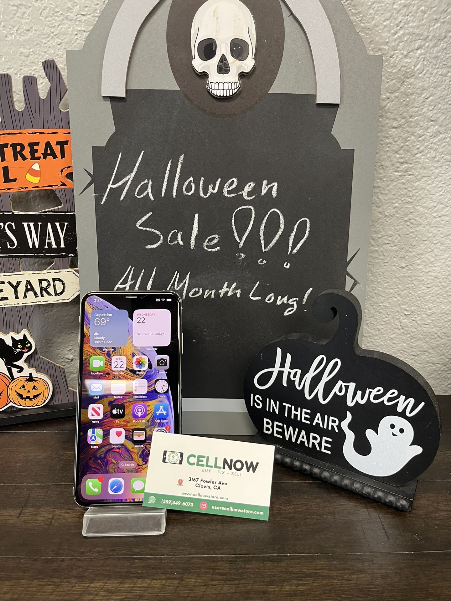Halloween Sale 💀👻🎃 iPhone XS Max Unlocked 256GB - Silver