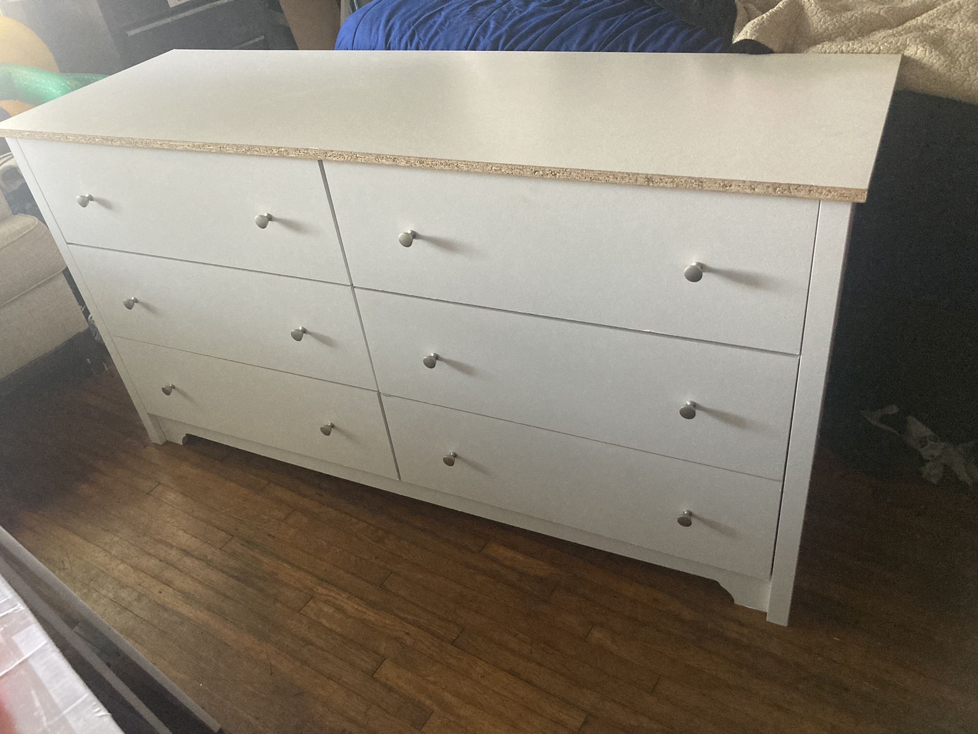 Dresser With 6 Drawers $280