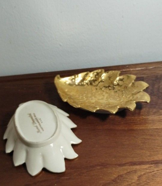 HAND PAINTED 22 KT  LEAF TRINKET DISH MADE IN USA - 6"×4"