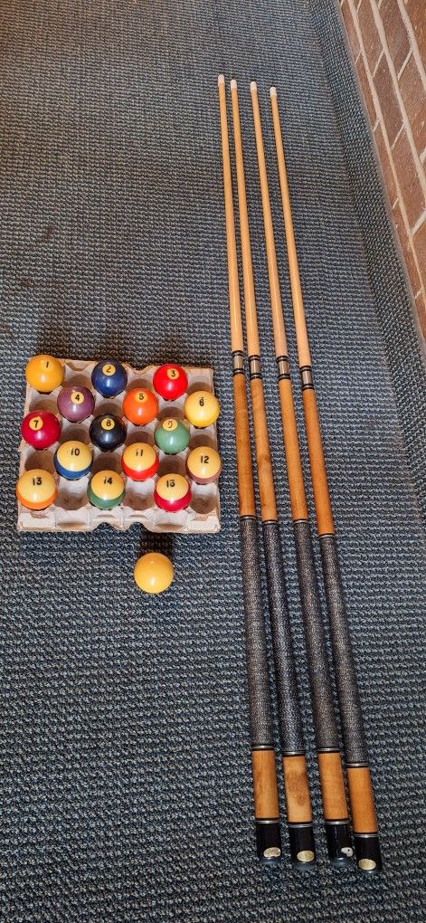 4 Wooden Pool Cue Stick And Vintage Balls