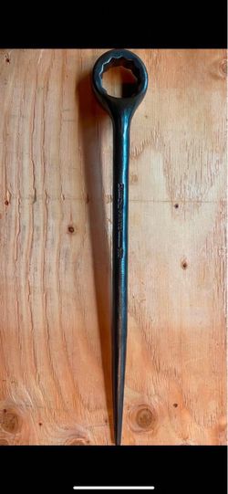PROTO Spud Wrench: Alloy Steel, Black Oxide, 2 9/16 in Head Size, 2 1/4 in Offset, 29 in Overall Lg