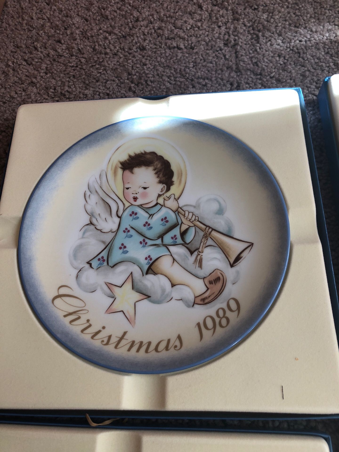 Limited edition, Christmas collection china plates