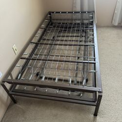 Metal Two Day Design Twin Beds/