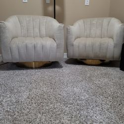 Ashley Furniture Penzlin  Swivel Accent Chairs 