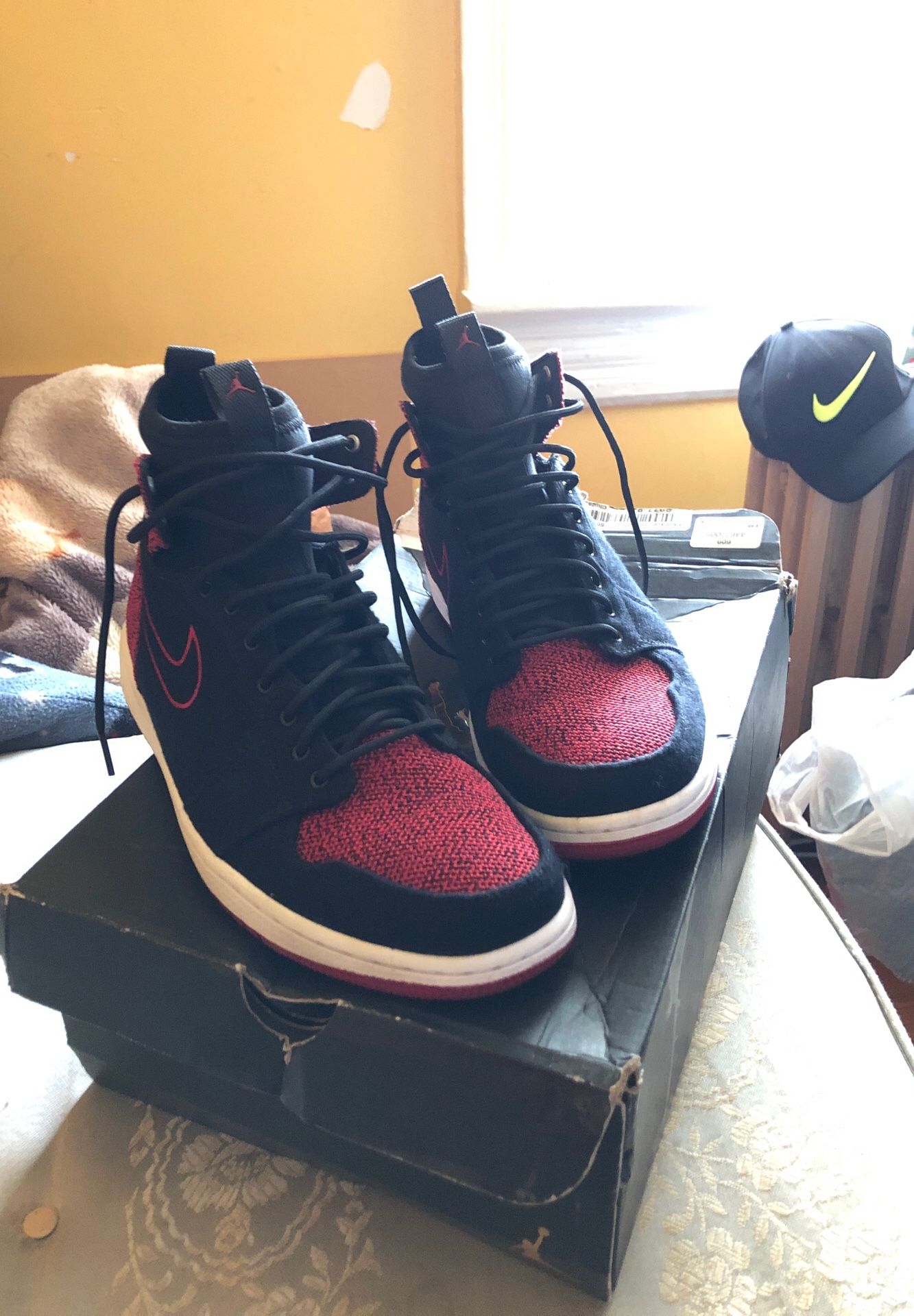 New Jordan 1 new with box red and black