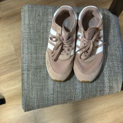 Women’s Adidas Size 9