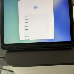 Apple iPad Air 4th Come With The Apple Pencil And AirPod Pro Wireless Case All For $500 Obo