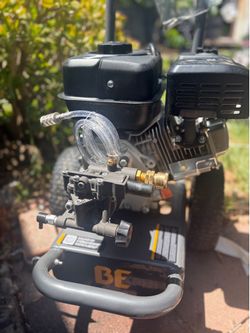 Powerful BE pressure washer. Has 3400 PSI and 2.5 GPM. Gas powered engine. Comes with hose and spray gu