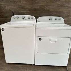 Whirlpool Washer And Gas Dryer 