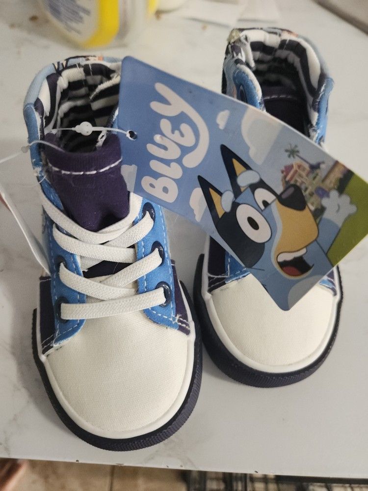 6c Bluey Shoes