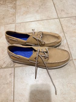 Men size 11.5 Perry