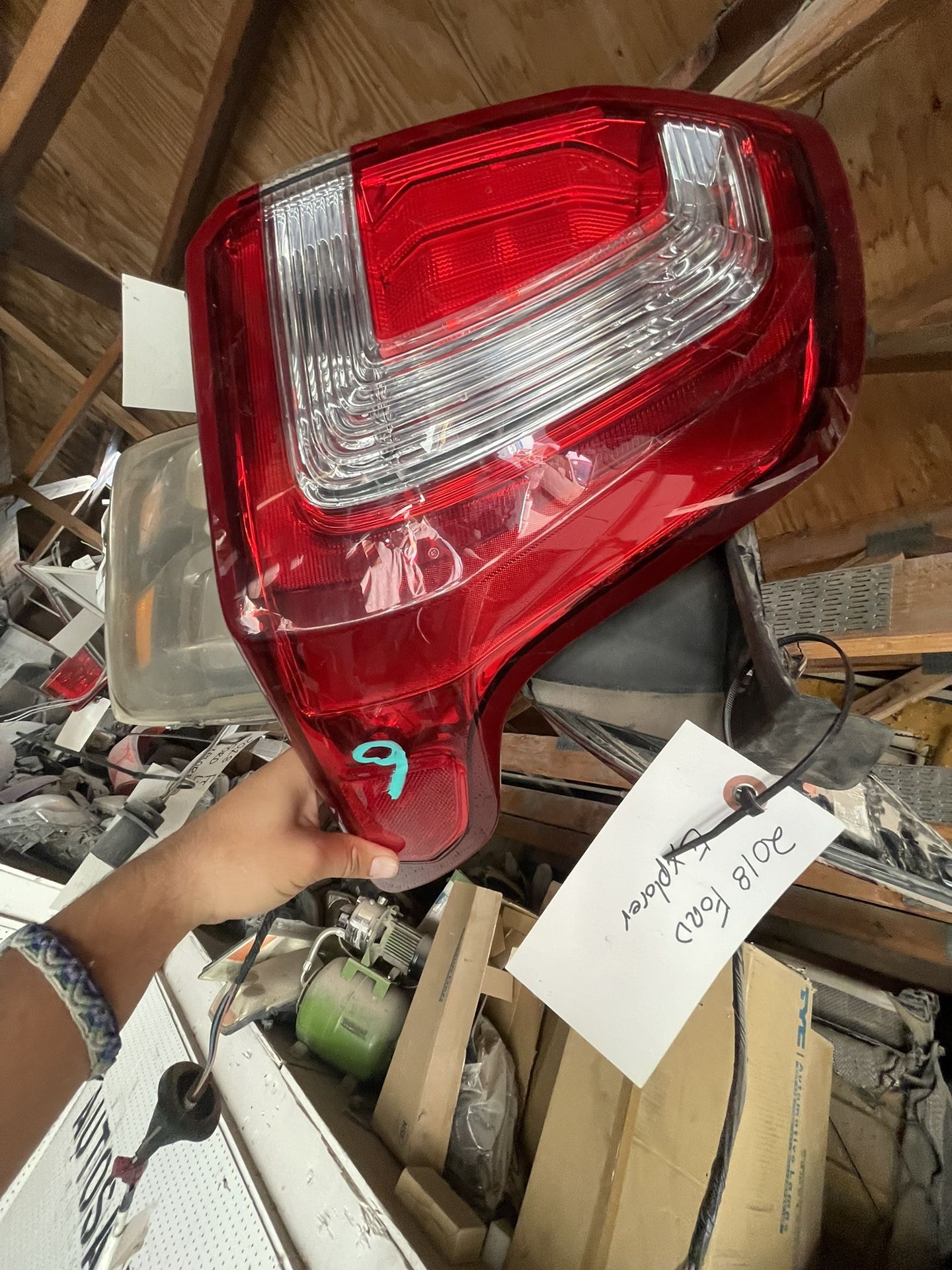2018 Ford Explorer LH Tail Light‼️