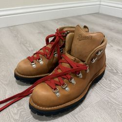 Danner Mountain Light 10.5  Hiking Boots 