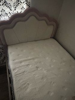 Twin bed