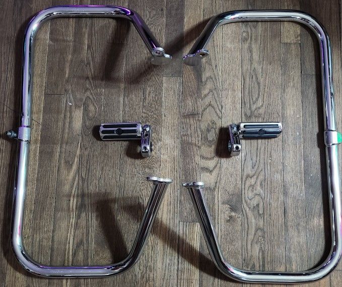 Harley Davidson Foot Pegs and Crashbars