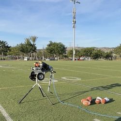 Snap attack football jugs Machine