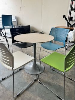 Break room table & chairs