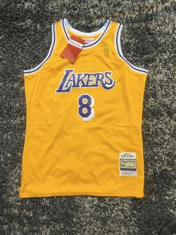 🔥🔥 KOBE BRYANT Throwback🏀🏀 Men’s large 