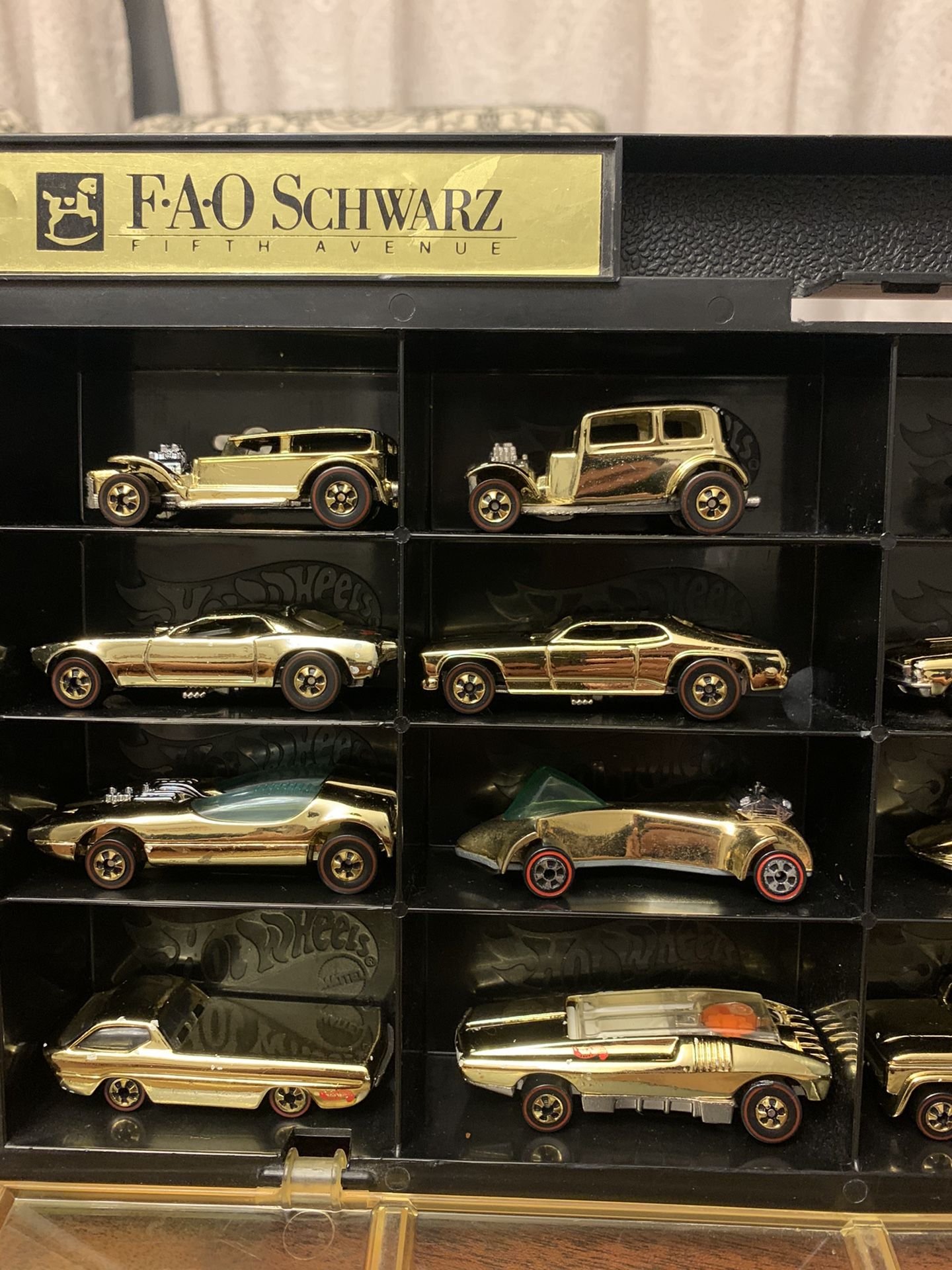ホットウィール FAO SCHWARZ ゴールドシリーズⅢ 限定品 FAO SCHWARZ