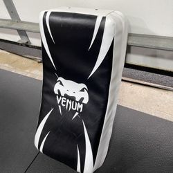 Venum Kick Shield  Like New