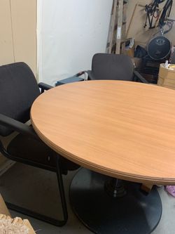 Table with 4 chairs