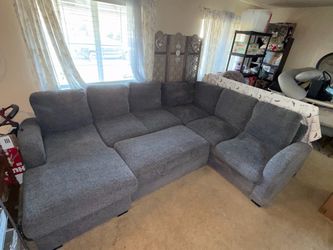 FREE – Large Gray Sectional