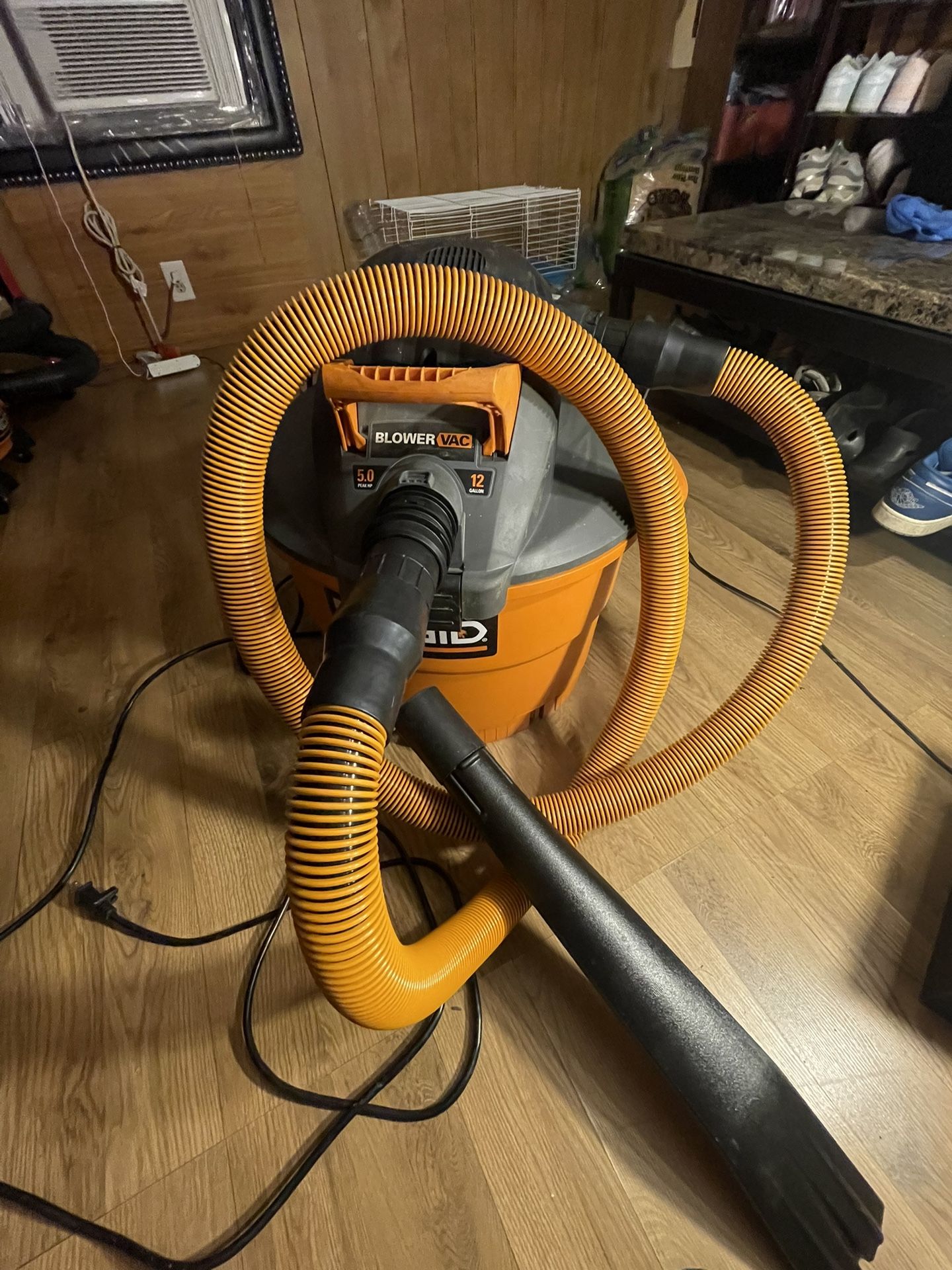 Vacuum 9 Gallons