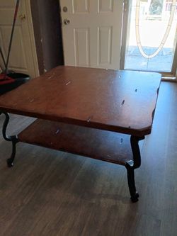 WOOD CENTER COFFEE TABLE