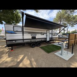 2021 31ft Salem Trailer 