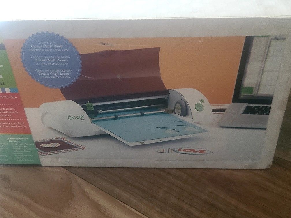 Cricut Mini BRAND NEW