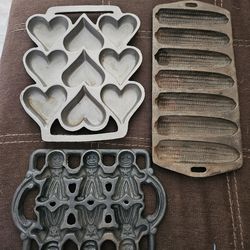 3 Cast Iron Baking Molds Hearts Corn Gingerbread