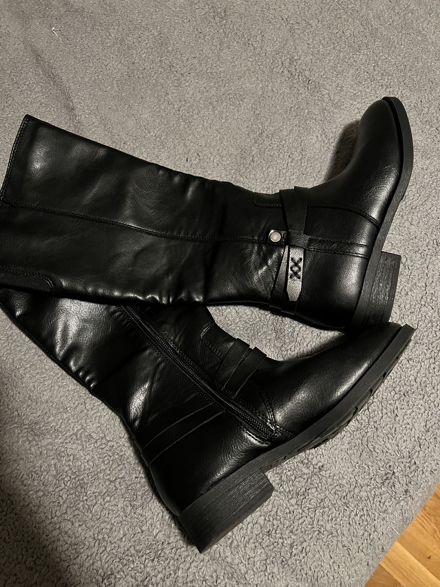 Woman Boots Size 6 