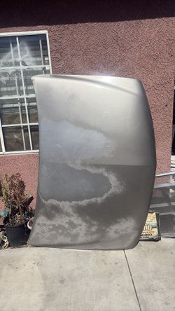 Chevy Tahoe hood